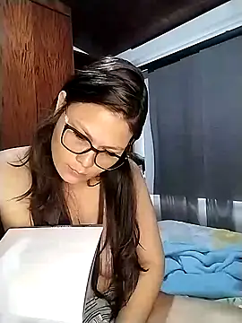 Snapshot of Vale_Saenzz chatting on 01/29/25, 01:07 Vale Saenzz online show from 01/29/25, 01:07