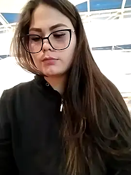 Snapshot of Vale_Saenzz chatting on 02/11/25, 11:22 Vale Saenzz online show from 02/11/25, 11:22