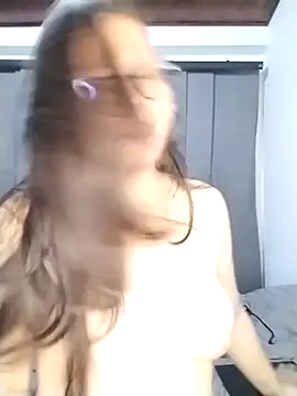 Snapshot of Vale_Saenzz chatting on 02/12/25, 11:09 Vale Saenzz online show from 02/12/25, 11:09