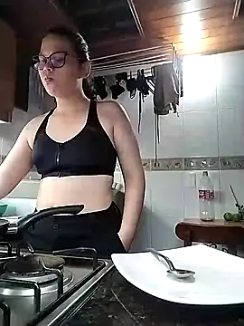 Snapshot of Vale_Saenzz chatting on 02/26/25, 01:11 Vale Saenzz online show from 02/26/25, 01:11