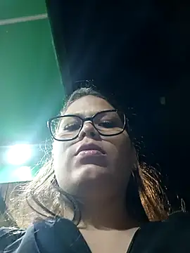 Snapshot of Vale_Saenzz chatting on 03/10/25, 01:23 Vale Saenzz online show from 03/10/25, 01:23