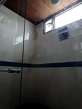 Snapshot of Vale_Saenzz chatting on 03/18/25, 08:48 Vale Saenzz online show from 03/18/25, 08:48