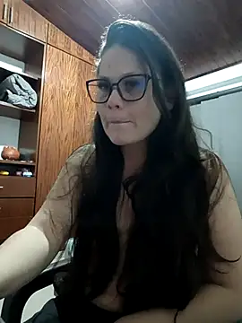 Snapshot of Vale_Saenzz chatting on 03/23/25, 03:10 Vale Saenzz online show from 03/23/25, 03:10