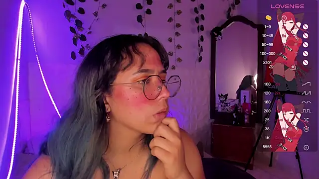 Snapshot of Ludovica6669 chatting on 02/24/25, 10:25 Ludovica6669 online show from 02/24/25, 10:25