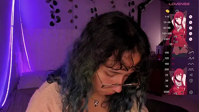 Snapshot of Ludovica6669 chatting on 02/25/25, 01:52 Ludovica6669 online show from 02/25/25, 01:52