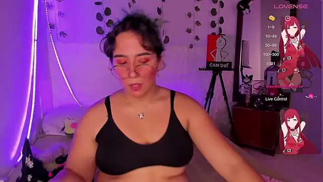 Snapshot of Ludovica6669 chatting on 02/26/25, 06:32 Ludovica6669 online show from 02/26/25, 06:32