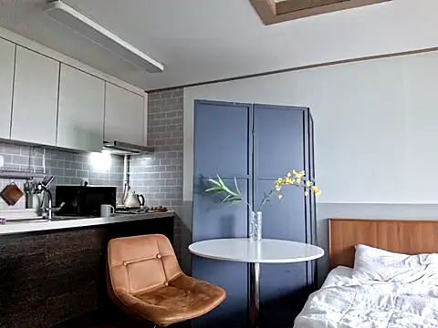 Snapshot of Doh728 chatting on 03/10/25, 11:06 Doh728 online show from 03/10/25, 11:06