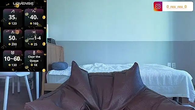 Snapshot of Doh728 chatting on 09/21/25, 10:44 Doh728 online show from 09/21/25, 10:44