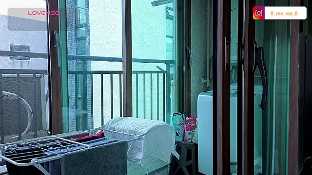 Snapshot of Doh728 chatting on 10/19/25, 01:28 Doh728 online show from 10/19/25, 01:28