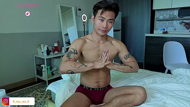 Snapshot of Doh728 chatting on 11/15/25, 04:43 Doh728 online show from 11/15/25, 04:43