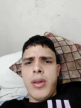Snapshot of xxaviermendez chatting on 10/20/25, 06:19 xxaviermendez online show from 10/20/25, 06:19