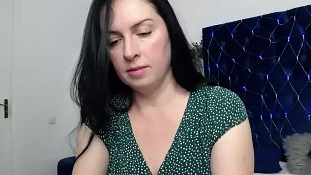 Snapshot of JacquelineElle chatting on 02/03/25, 06:39 JacquelineElle online show from 02/03/25, 06:39