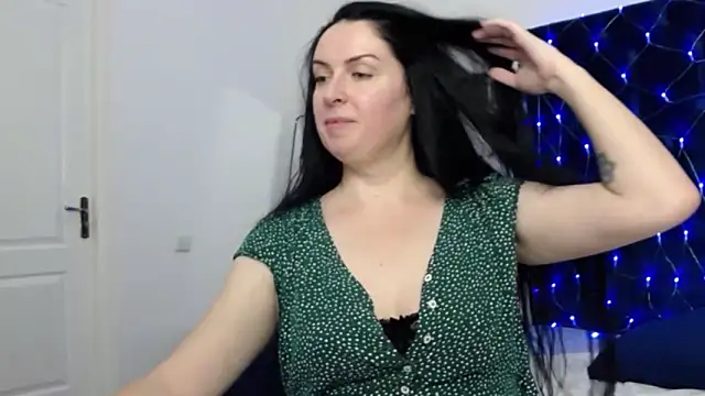 Snapshot of JacquelineElle chatting on 02/03/25, 09:39 JacquelineElle online show from 02/03/25, 09:39