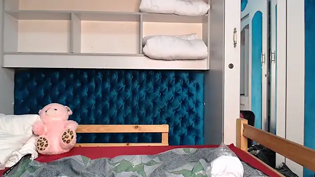 YoungDiva69 online show from 02/01/26, 07:29