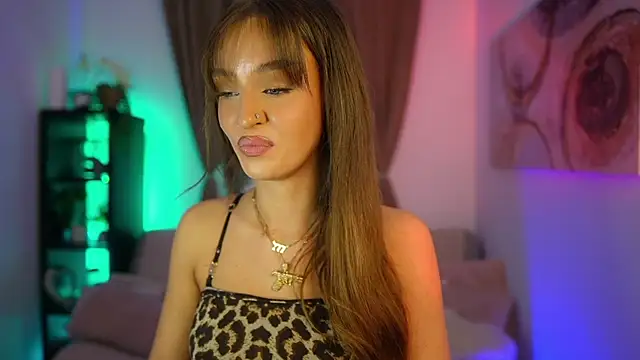 Clara Nia online show from 10/08/25, 06:16