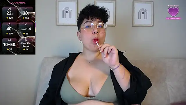 curly cam queen69 online show from 10/01/25, 03:34