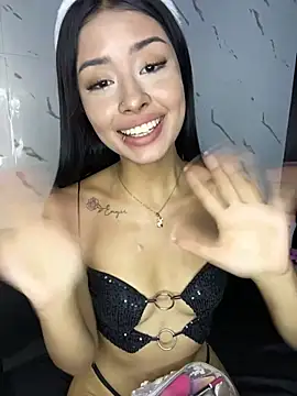 Snapshot of Miss_karol chatting on 03/05/25, 06:01 Miss karol online show from 03/05/25, 06:01