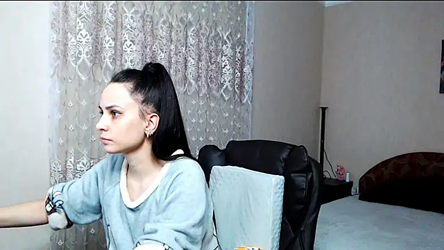 Kriss brunette 5 online show from 03/26/26, 03:17