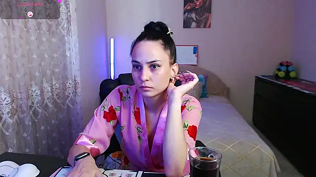 Snapshot of Kriss_brunette_5 chatting on 07/19/26, 07:34 Kriss brunette 5 online show from 07/19/26, 07:34