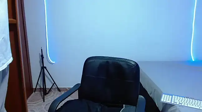 H3ll B0I online show from 03/07/25, 06:46