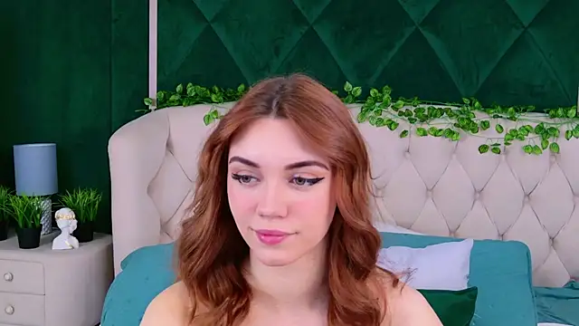 Snapshot of Ariadna_Holder chatting on 03/14/25, 06:32 Ariadna Holder online show from 03/14/25, 06:32