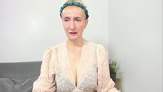 MargaretMilf69 online show from 09/27/25, 07:02