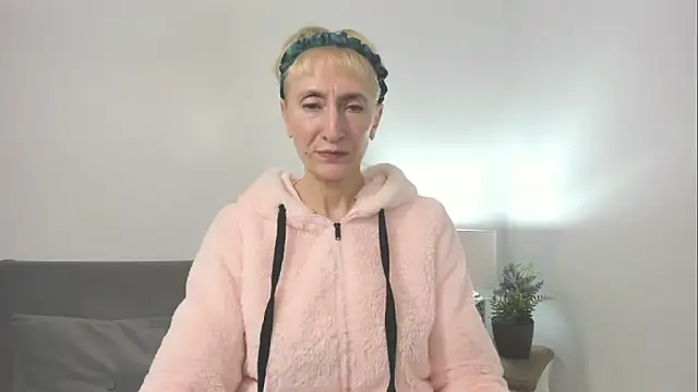 MargaretMilf69 online show from 10/15/25, 03:12