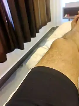 xmanrawan2 online show from 02/09/25, 07:38