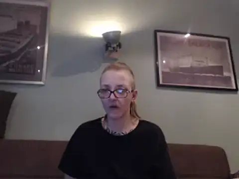 Astrid-Gilbert online show from 02/14/25, 06:08