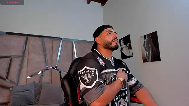 Snapshot of LeandroRusso chatting on 01/28/25, 07:32 LeandroRusso online show from 01/28/25, 07:32