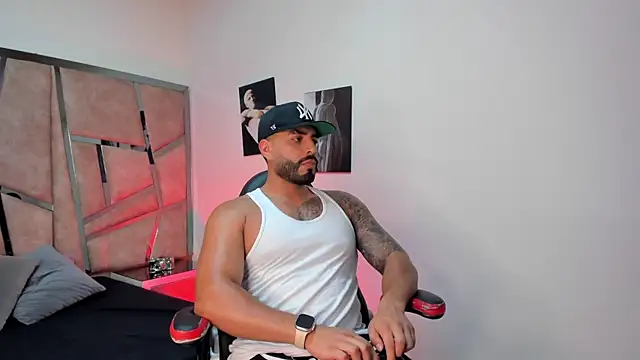 Snapshot of LeandroRusso chatting on 01/30/25, 07:48 LeandroRusso online show from 01/30/25, 07:48