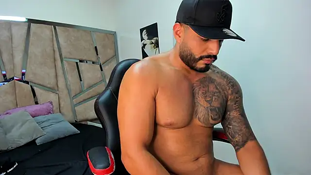 Snapshot of LeandroRusso chatting on 02/04/25, 02:39 LeandroRusso online show from 02/04/25, 02:39