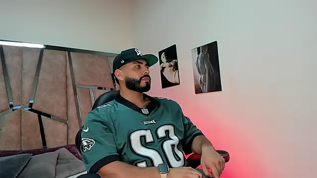 Snapshot of LeandroRusso chatting on 02/20/25, 07:52 LeandroRusso online show from 02/20/25, 07:52