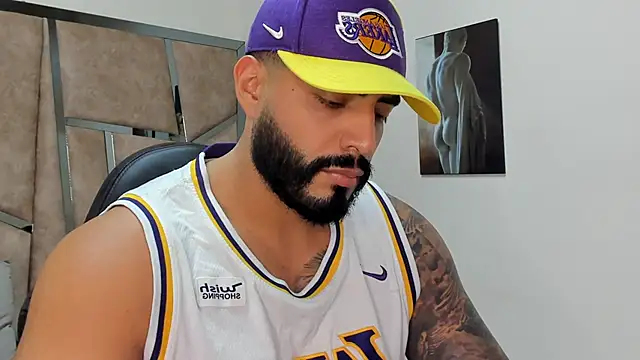 Snapshot of LeandroRusso chatting on 03/01/25, 09:15 LeandroRusso online show from 03/01/25, 09:15