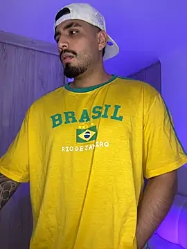 Snapshot of LeandroRusso chatting on 09/09/25, 02:44 LeandroRusso online show from 09/09/25, 02:44