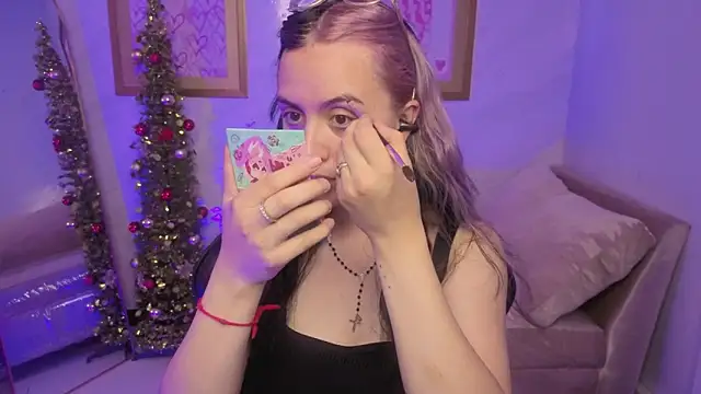 Hela v online show from 12/21/25, 07:54