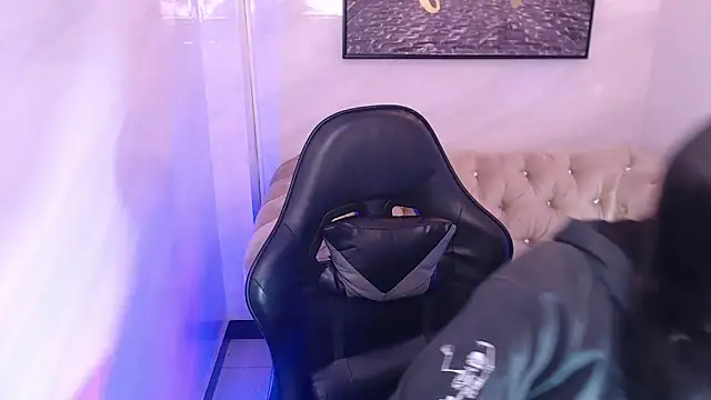 Hela v online show from 03/03/26, 12:55