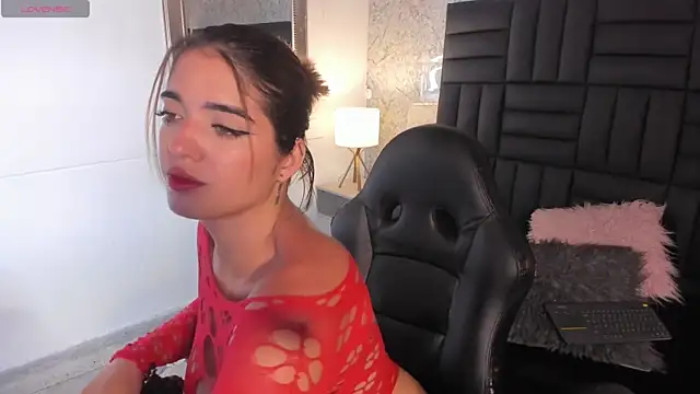 Hanna Vasquez online show from 02/18/25, 09:09