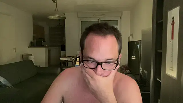 Snapshot of Funnyjul31 chatting on 06/23/26, 04:49 Funnyjul31 online show from 06/23/26, 04:49