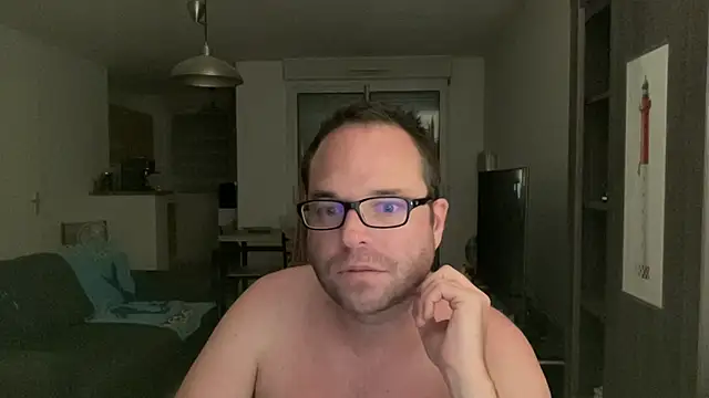 Snapshot of Funnyjul31 chatting on 07/29/26, 04:16 Funnyjul31 online show from 07/29/26, 04:16