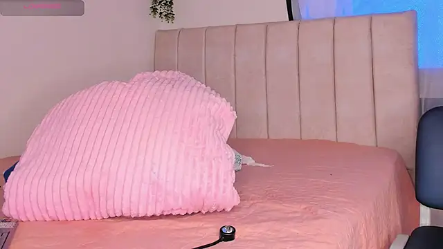 alice guzman1 online show from 11/16/25, 04:23