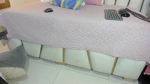 violet gray  online show from 02/08/25, 03:08