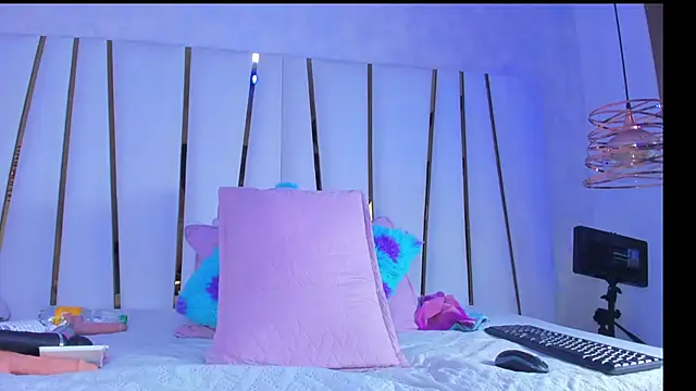 violet gray  online show from 10/05/25, 11:41