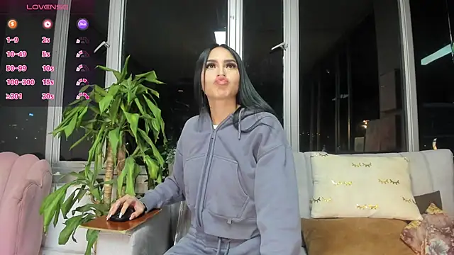 Little  Linda online show from 09/13/25, 03:50