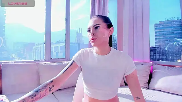 Little  Linda online show from 10/23/25, 12:59