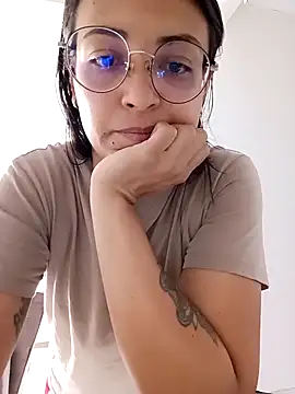 bri ali online show from 02/17/25, 02:04