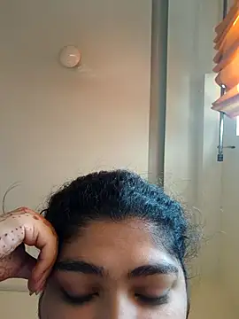 naina78910 online show from 02/18/25, 09:43