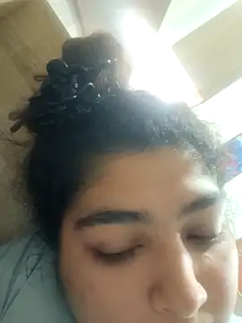 naina78910 online show from 10/24/25, 04:58