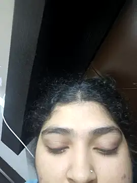 naina78910 online show from 12/17/25, 04:46