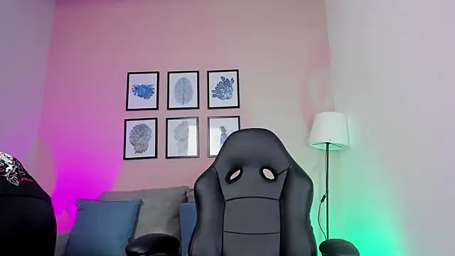 nina  dixon online show from 12/16/25, 10:48